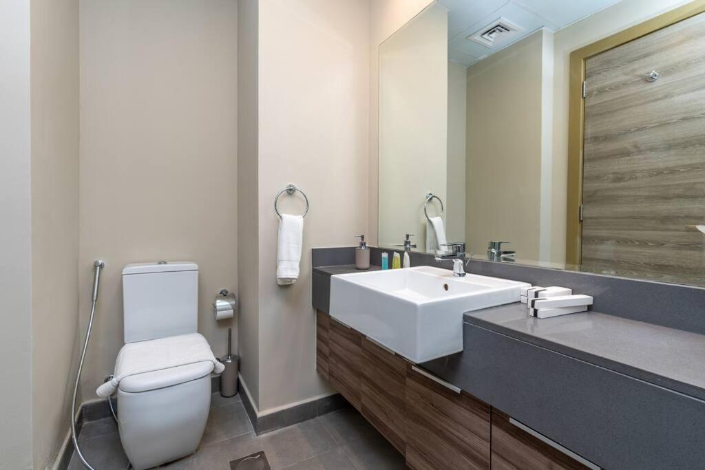Bloom Heights: Pool, Gym & Wi-fi - Jvc - Apartment