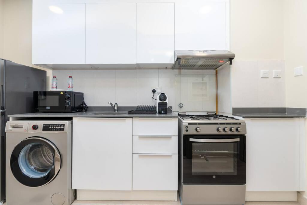 Bloom Heights: Pool, Gym & Wi-fi - Jvc - Apartment