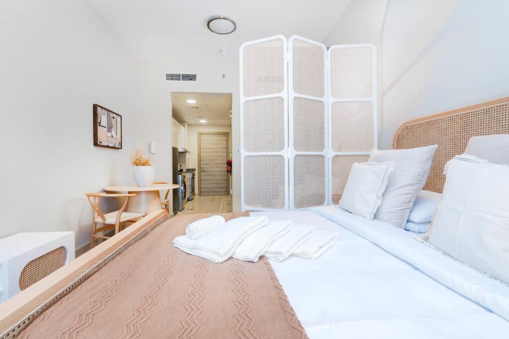 Apartment Bloom Heights: Pool, Gym & Wi-fi - Jvc - Dubai